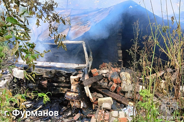 В Ивановской области горели гаражи и дом с пристройкой